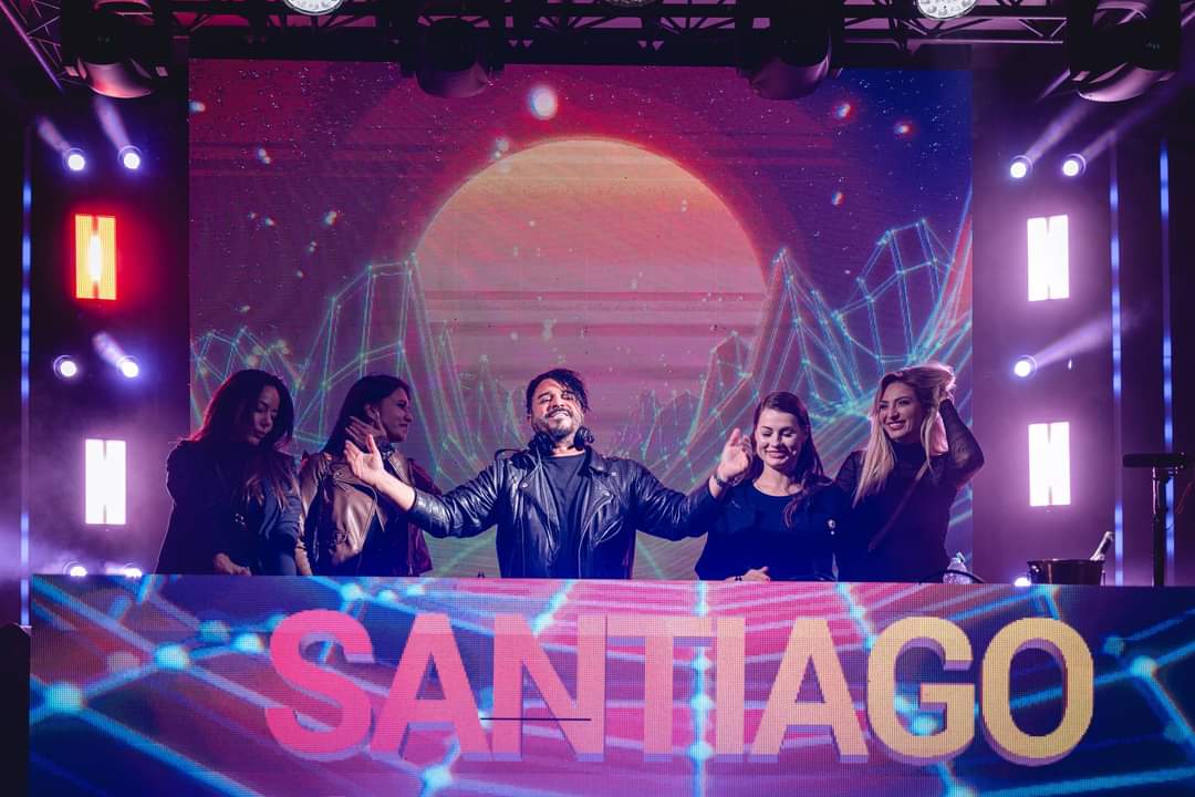Santiago Cortes live DJ set with dancers on stage